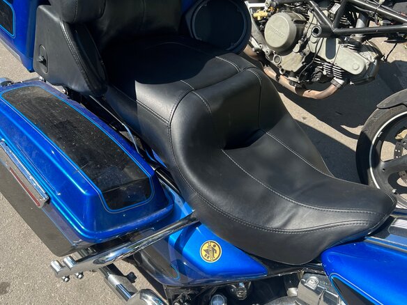 2008 Harley-Davidson Electra Glide, синий, 860000 рублей - вид 3