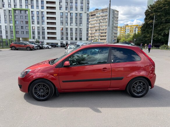 2007 Ford Fiesta Mk5, красный, 470000 рублей - вид 5
