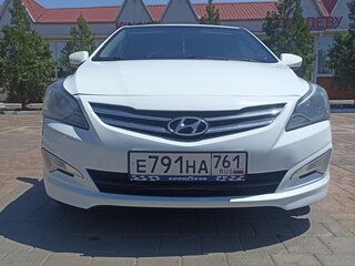 2015 Hyundai Solaris I Рестайлинг, белый, 660000 рублей, вид 1