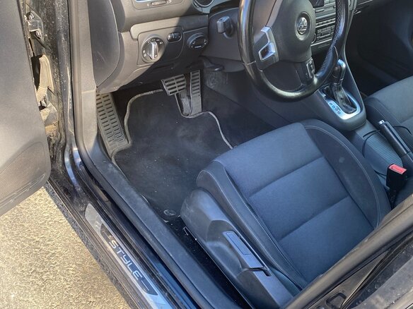 2011 Volkswagen Golf VI, синий, 795000 рублей - вид 4
