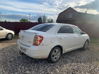 2013 Chevrolet Cobalt II, белый, 350000 рублей, вид 3