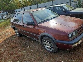 1992 Volkswagen Vento, пурпурный, 260000 рублей, вид 3