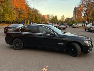 2013 BMW 7 серии 730d xDrive V (F01/F02/F04) Рестайлинг, чёрный, 2100000 рублей, вид 4