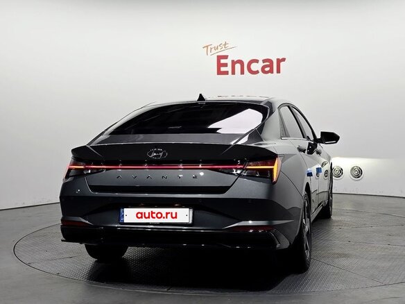 2022 Hyundai Avante VII, чёрный, 1690000 рублей - вид 3