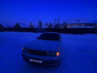 1995 Toyota Crown IX (S140), белый, 750000 рублей, вид 2