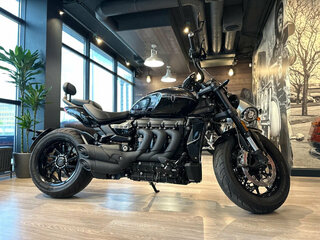 2024 Triumph Rocket 3, чёрный, 3600000 рублей, вид 2