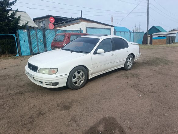 1994 Nissan Cefiro II (A32), белый, 300000 рублей