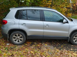 2013 Volkswagen Tiguan I Рестайлинг, серебристый, 1500000 рублей, вид 4