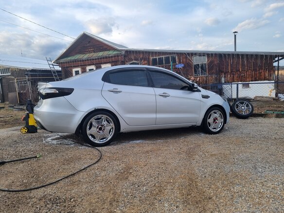 2013 Kia Rio 4-speed III, серый, 650000 рублей - вид 4