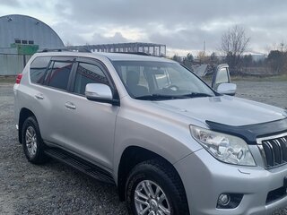 2012 Toyota Land Cruiser Prado 150 Series, серебристый, 2650000 рублей, вид 3