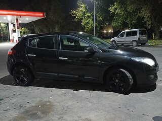 2012 Renault Megane III Рестайлинг, чёрный, 600000 рублей, вид 5