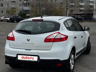 2012 Renault Megane III, белый, 600000 рублей, вид 3