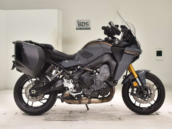2024 Yamaha MT-09 Tracer (FJ-09), чёрный, 1390000 рублей