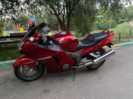 2001 Honda CBR 1100 XX, красный, 650000 рублей, вид 3