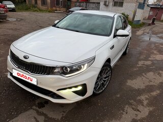 2019 Kia Optima IV Рестайлинг, белый, 2350000 рублей, вид 4