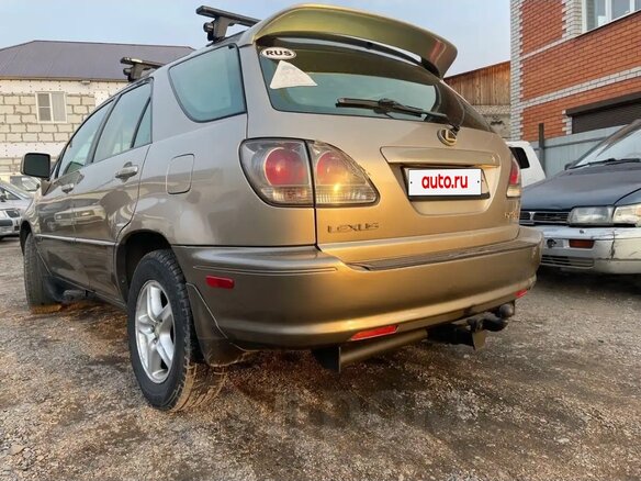 2001 Lexus RX 300 I, золотистый, 990000 рублей - вид 7