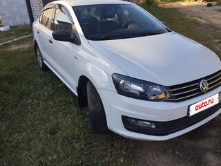2015 Volkswagen Polo V Рестайлинг, белый, 850000 рублей, вид 1
