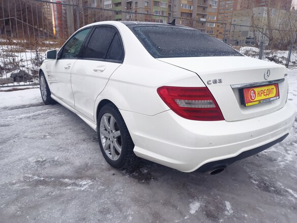 2011 Mercedes-Benz C-Класс 180 BlueEFFICIENCY III (W204) Рестайлинг, белый - вид 5