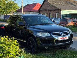2007 Volkswagen Touareg I Рестайлинг, чёрный, 1600000 рублей, вид 2