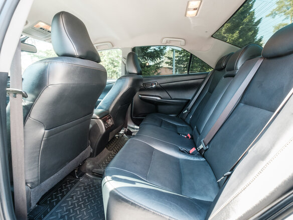 2015 Toyota Camry VII (XV50) Рестайлинг, белый, 2250000 рублей - вид 11