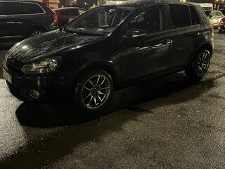 2010 Volkswagen Golf VI, чёрный, 840000 рублей, вид 2