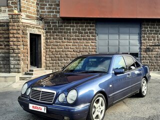 1998 Mercedes-Benz E-Класс 430 II (W210, S210), синий, 400000 рублей, вид 1