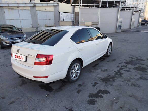 2014 Skoda Octavia III (A7), белый, 1400000 рублей - вид 4