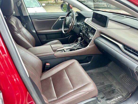 2020 Lexus RX 300 IV Рестайлинг, красный, 4500000 рублей - вид 5
