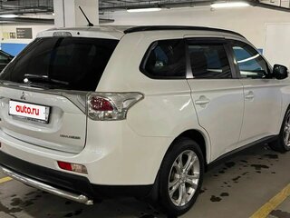 2014 Mitsubishi Outlander III, белый, 1430000 рублей, вид 5