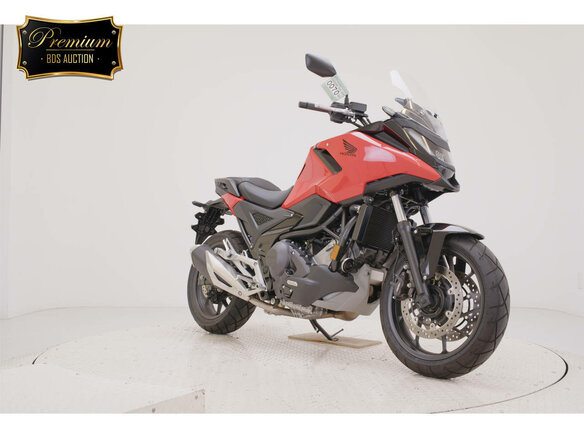 2025 Honda NC 750X, красный, 1063188 рублей - вид 2