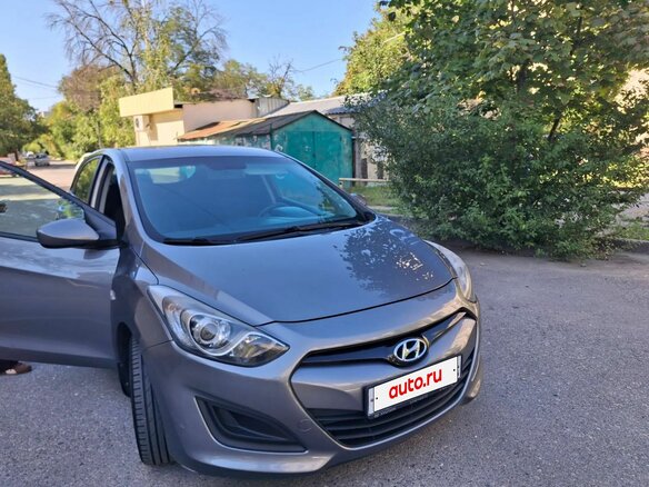 2013 Hyundai i30 II, серый, 850000 рублей - вид 1