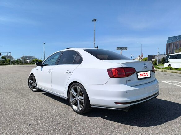 2017 Volkswagen Jetta GLI VI Рестайлинг, белый, 1750000 рублей - вид 9