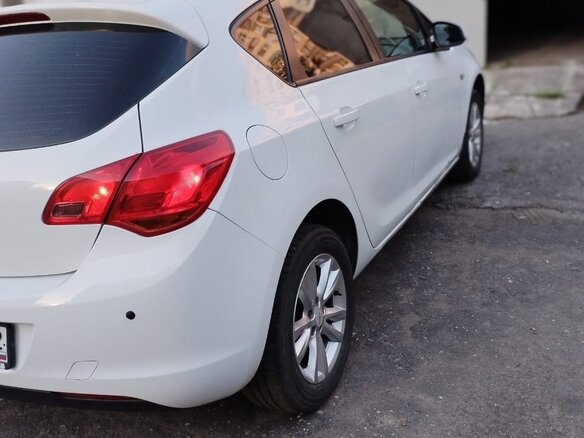 2011 Opel Astra J, белый, 650000 рублей - вид 3