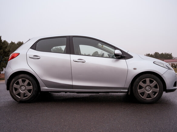 2008 Mazda 2 II (DE), серебристый - вид 4