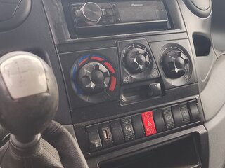 2008 Iveco Daily, красный, 1400000 рублей, вид 5