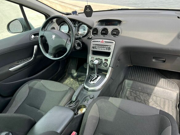2011 Peugeot 308 I Рестайлинг, бежевый, 590000 рублей - вид 8