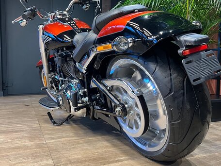 2025 Harley-Davidson Fat Boy, чёрный, 3950000 рублей, вид 4