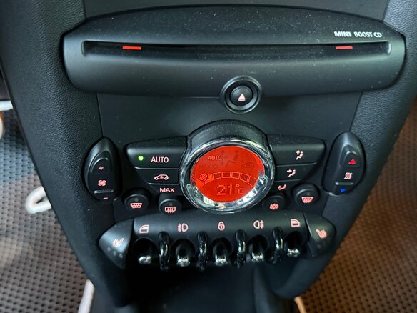 2010 Mini Hatch Cooper S II (R56) Рестайлинг, чёрный, 2440000 рублей - вид 22