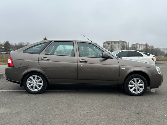 2014 Lada (ВАЗ) Priora I Рестайлинг, коричневый, 810000 рублей - вид 4
