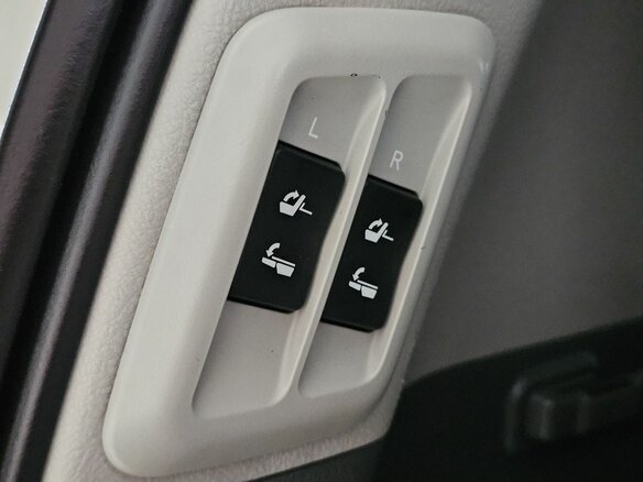 2010 Toyota Land Cruiser Prado 150 Series, белый - вид 21