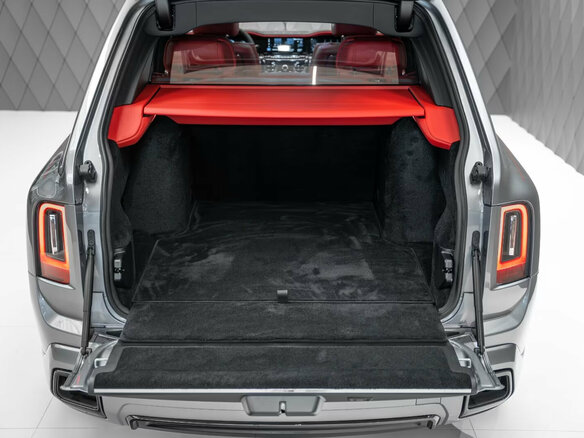 2025 Rolls-Royce Cullinan Black Badge I Рестайлинг (Series II), серый, 69100000 рублей - вид 16