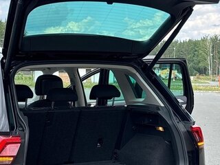 2017 Volkswagen Tiguan II, чёрный, 2700000 рублей, вид 4