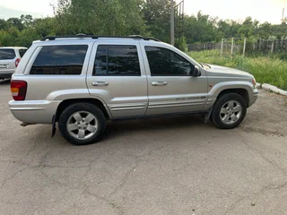2004 Jeep Grand Cherokee II (WJ), серебристый, 830000 рублей, вид 2