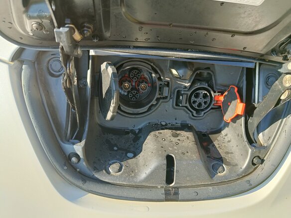 2013 Nissan Leaf (EM57) I (ZE0/AZE0), белый, 1280000 рублей - вид 20