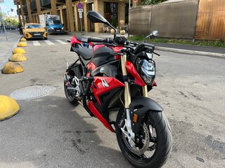 2021 BMW S 1000 R, красный, 1800000 рублей, вид 4