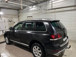 2007 Volkswagen Touareg I Рестайлинг, чёрный, 900000 рублей, вид 3