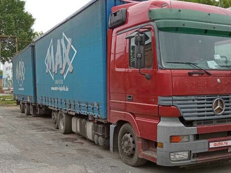 2011 Mercedes-Benz Actros, красный, 3180000 рублей, вид 1