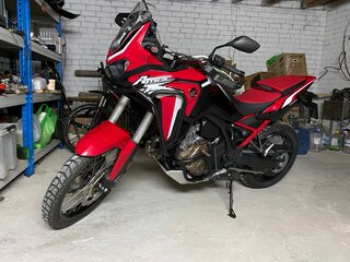 2020 Honda CRF 1100L Africa Twin, красный, 1350000 рублей, вид 4