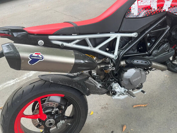 2021 Ducati Hypermotard, красный, 1200000 рублей - вид 13