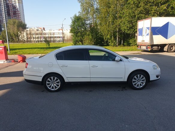2010 Volkswagen Passat B6, белый, 800000 рублей - вид 5